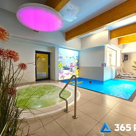 365pam - Dominikanska Szostka - Z Parkingiem W Cenie, Kryty Basen W Obiekcie