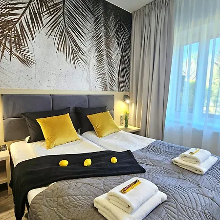 365pam - Dominikańska Szóstka - Z Parkingiem W Cenie, Kryty Basen W Obiekcie * Poland